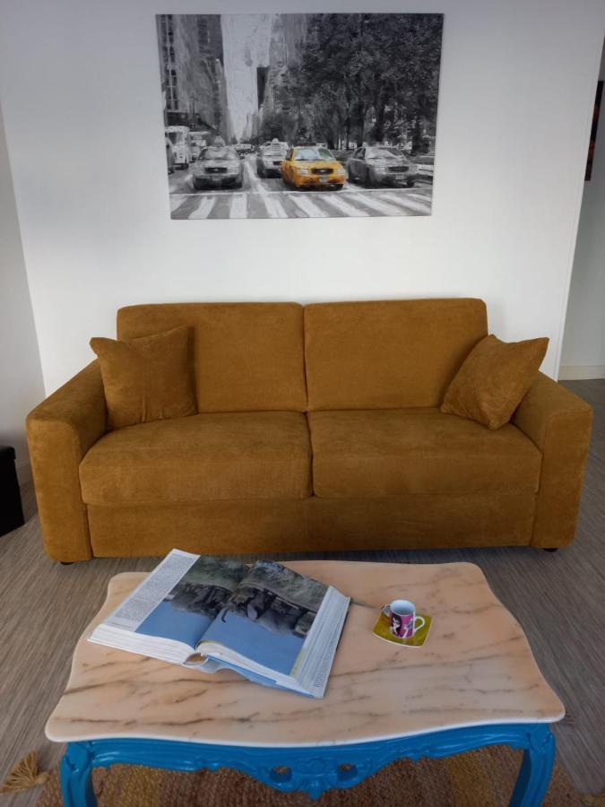 Appart plein centre, balcon, 4 personnes Sedan Extérieur photo